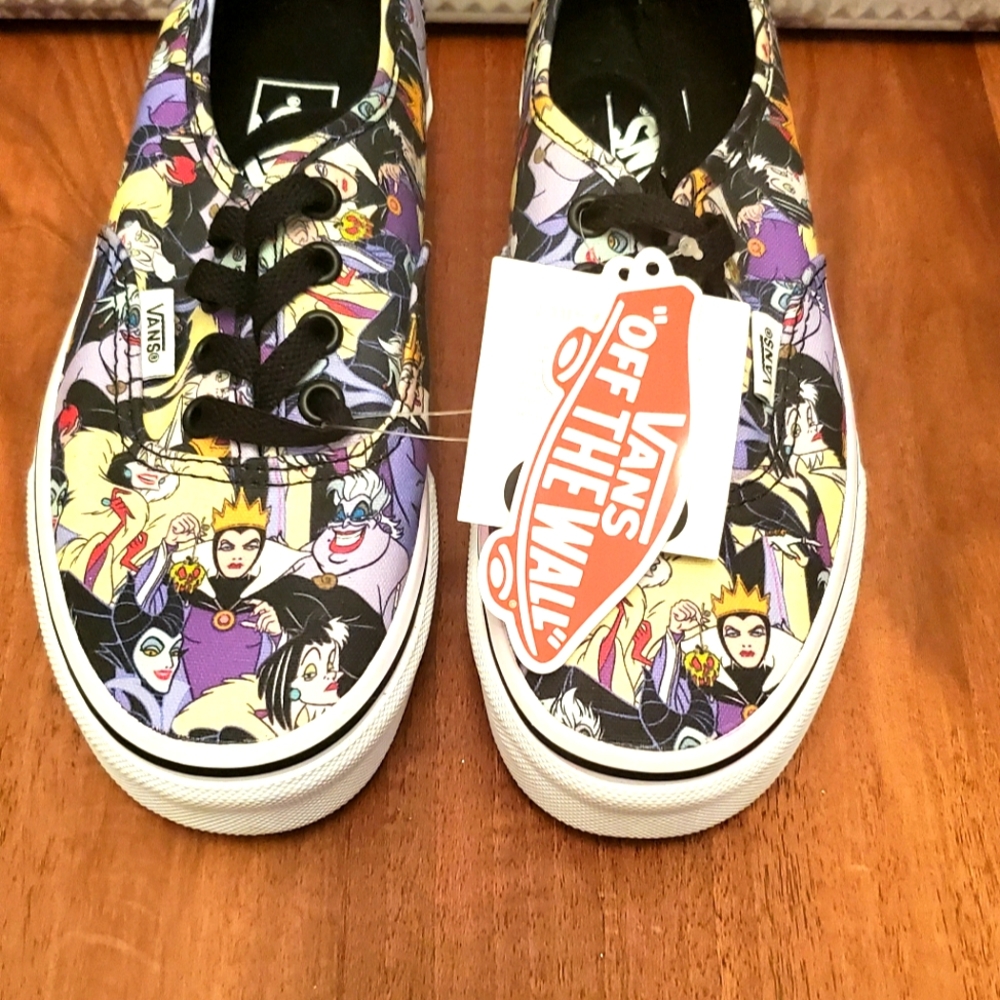 [SOLD] NWT Disney Vans 'Villians'_5.5W (4.0 M)